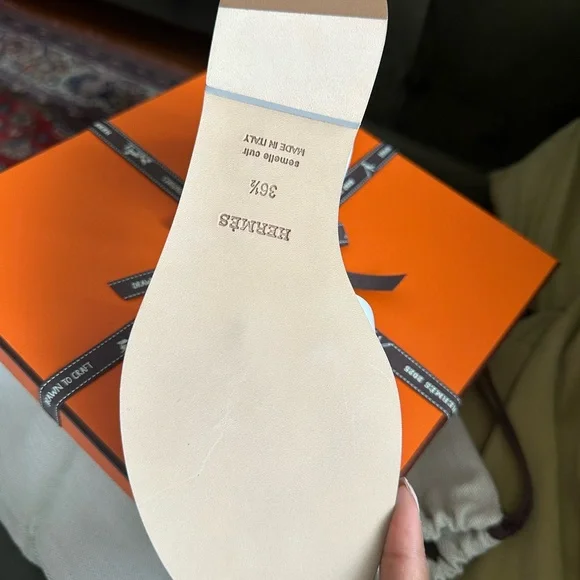 Hermes Santorini Sandles Sz 36.5, bleu Glacier - Picture 4 of 5